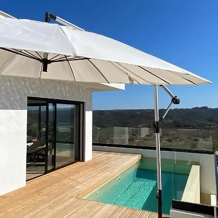 Luxury With Infinity Pool Villa